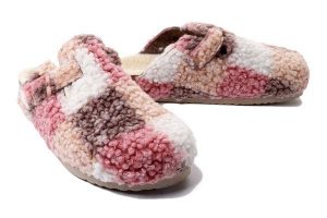 DR. BRINKMANN 320056-42 rosa, kapcie damskie. Czerwone kapcie Dr. Brinkmann, bez wzorów. Za 249,90 zł.