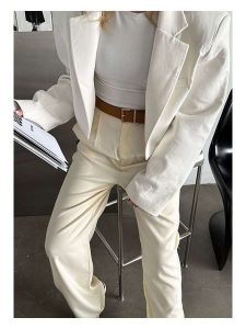 Lucky Bees Pasek w kolorze brązowym - dł. 100 cm rozmiar: onesize. Brązowe paski Lucky Bees, bez wzorów, z materiału. Za 83,03 zł.