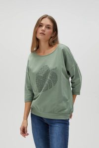 Bawełniana bluza z rękawami 3/4 oliwkowa. Zielone bluzy MOODO, l, bez wzorów, z bawełny, bez kaptura. Za 99,99 zł.