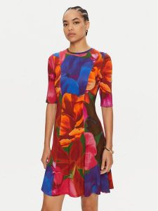 Ted Baker Sukienka codzienna Vverity 277670 Kolorowy Slim Fit. Kombinezony Ted Baker, na co dzień, bez wzorów, z wiskozy, bez kołnierzyka, bez ramiączek, proste. Za 399,99 zł.