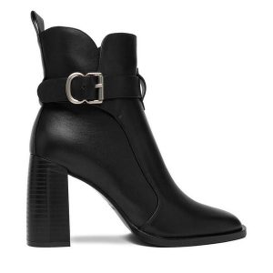 Botki Badura. Czarne botki Badura, bez wzorów, bez obcasa, na słupku, bez zapięcia. Za 499,99 zł.