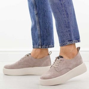 Beżowe zamszowe półbuty damskie Vinceza 79605. Brązowe półbuty VINCEZA, na jesień, bez wzorów, z jeansu, z okrągłym noskiem, bez obcasa, bez zapięcia. Za 229,00 zł.