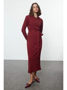 Trendyol Sukienka dzianinowa w kolorze bordowym rozmiar: S. Czerwone sukienki Trendyol, s, bez wzorów, z dzianiny, bez kołnierzyka, bez ramiączek, maxi. Za 118,01 zł.