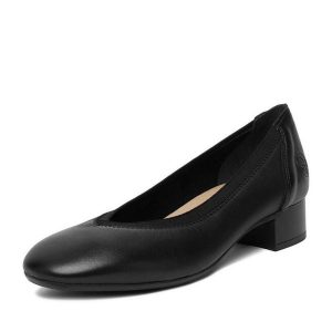 Czółenka Rieker. Czarne czółenka Rieker, bez wzorów, bez obcasa, bez zapięcia. Za 329,99 zł.