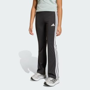 Legginsy Train Essentials z rozszerzanymi nogawkami z 3 paskami. Białe legginsy ADIDAS, bez wzorów. Za 119,00 zł.
