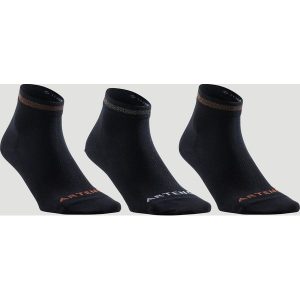 Skarpety sportowe tenis RS160 3 pary. Czarne skarpetki ARTENGO, bez wzorów, z bawełny. Za 34,99 zł.