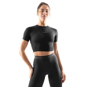 Damska koszulka treningowa crop top z krótkim rękawem Fitness Siroko Sculpt. Czarne koszulki sportowe SIROKO, bez wzorów, z tkaniny, bez ramiączek, na fitness i siłownię. W wyprzedaży za 109,95 zł.