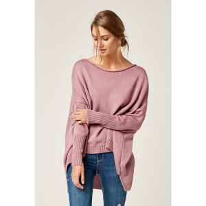 Sweter w kolorze różowym. Czerwone swetry klasyczne marki SCUI, z dekoltem w łódkę. W wyprzedaży za 129,95 zł.