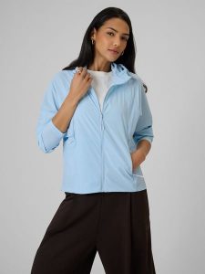 4F Kurtka przejściowa damska - niebieska XL. Niebieskie kurtki 4f, s, bez wzorów, z materiału, bez kaptura. Za 299,99 zł.