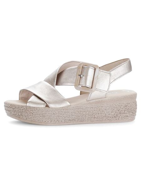 Gabor Skórzane sandały w kolorze beżowym na koturnie rozmiar: 40,5. Brązowe sandały Gabor, bez wzorów, z otwartym noskiem, bez obcasa, na koturnie, bez zapięcia. Za 171,28 zł.