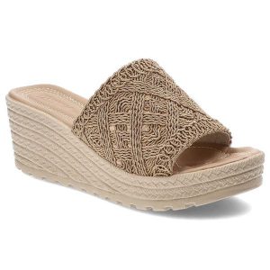 Beżowe Sandały Artiker Modne Buty Na Lato. Brązowe sandały ARTIKER, bez wzorów, bez obcasa, na koturnie, bez zapięcia. Za 95,00 zł.