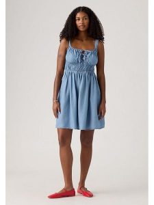 Levi's Sukienka w kolorze błękitnym rozmiar: M. Niebieskie sukienki Levi's®, na co dzień, m, bez wzorów, bez kołnierzyka, bez ramiączek, mini, proste. Za 139,54 zł.