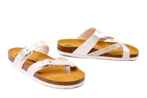 DR. BRINKMANN 700898-82 gold, klapki damskie. Żółte klapki Dr. Brinkmann, bez wzorów, bez obcasa. Za 194,90 zł.