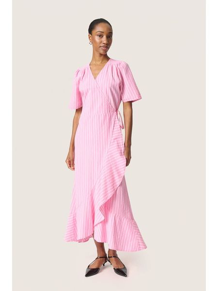 Soaked in Luxury Sukienka w kolorze różowo-białym rozmiar: XL. Różowe sukienki Soaked in Luxury, xl, bez wzorów, z bawełny, bez kołnierzyka, bez ramiączek, maxi. Za 173,99 zł.