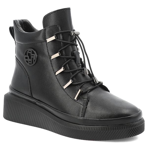 Czarne Botki Filippo Modne Buty Damskie. Czarne botki Filippo, bez wzorów, z jeansu, bez obcasa, bez zapięcia. Za 246,99 zł.