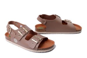 DR. BRINKMANN 710165-02 beige, sandały damskie. Brązowe sandały Dr. Brinkmann, bez wzorów, bez obcasa, bez zapięcia. Za 264,90 zł.