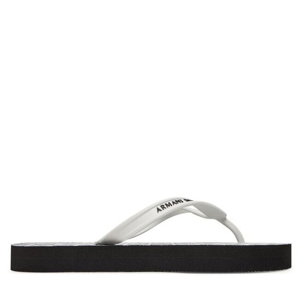 Japonki Armani Exchange. Czarne klapki Armani Exchange, bez wzorów, bez obcasa. Za 209,99 zł.