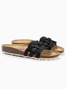 BACKSUN Skórzane klapki "Trapeze" w kolorze czarnym rozmiar: 38. Czarne klapki Backsun, bez wzorów, z otwartym noskiem, bez obcasa. Za 130,99 zł.