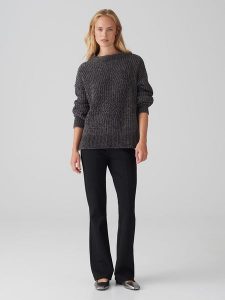 OPUS Sweter w kolorze czarnym rozmiar: 42. Czarne swetry oversize Opus, bez wzorów, ze splotem, bez ramiączek. Za 153,71 zł.