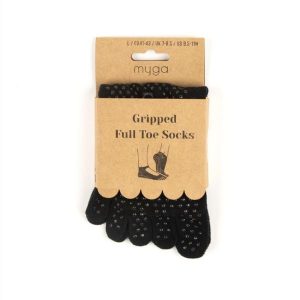 Antypoślizgowe skarpetki z palcami do jogi myga Yoga Toe Socks. Czarne skarpetki MYGA, bez wzorów. Za 49,99 zł.