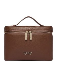 Nine West Kosmetyczka CEO-NW-W1-034-AW26 Brązowy. Brązowe kosmetyczki Nine West, bez wzorów, ze skóry, bez dodatków. Za 99,99 zł.