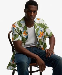 Superdry Koszula krótki rękaw z nadrukiem Hawaiian Evergreen Hawaiian Optic. Zielone koszule Superdry, m, bez wzorów, z bawełny, bez kołnierzyka, bez ramiączek. Za 223,50 zł.