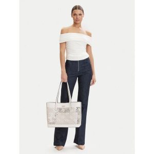 Torebka Guess. Białe shopper bag Guess, z aplikacjami, bez dodatków. Za 679,99 zł.