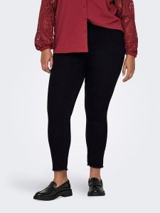 ONLY Carmakoma Dżinsy - Skinny fit - w kolorze czarnym rozmiar: 42/L30. Czarne jeansy Only Carmakoma, z aplikacjami, ze skóry. Za 105,38 zł.