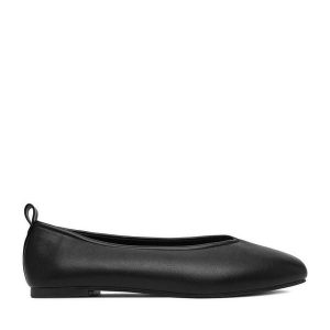 Baleriny JENNY. Czarne balerinki Jenny, bez wzorów, bez obcasa, bez zapięcia. Za 89,99 zł.