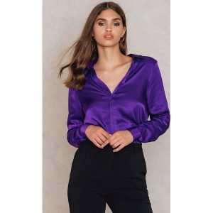 NA-KD Trend Satynowa koszula - Purple. Koszule marki NA-KD Trend. W wyprzedaży za 64,78 zł.