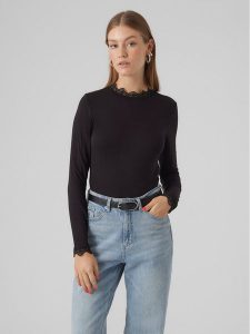 Vero Moda Bluzka 10295141 Czarny Slim Fit. Czarne bluzki Vero Moda, xs, bez wzorów, z wiskozy, bez kołnierzyka, bez ramiączek. Za 99,99 zł.
