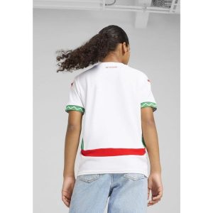 Młodzieżowa koszulka wyjazdowa Maroko 2025 PUMA White Fast Green Red. Biała bluzki Puma, m, bez wzorów, młodzieżowe, bez kołnierzyka, bez ramiączek. Za 329,00 zł.