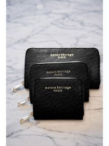 Maison héritage PARIS Skórzany portfel "Mini Moni Box" w kolorze czarnym - 20 x 11 cm rozmiar: onesize. Czarne portfele Maison héritage PARIS, bez wzorów, z materiału. Za 206,91 zł.