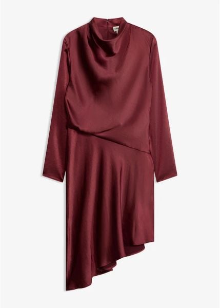 Sukienka midi z satyny. Czerwone sukienki bonprix, bez wzorów, z satyny, eleganckie, bez kołnierzyka, bez ramiączek, midi. Za 219,99 zł.