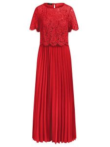 APART Sukienka w kolorze czerwonym rozmiar: 44. Czerwone sukienki Apart, bez wzorów, z koronki, bez kołnierzyka, bez ramiączek, maxi. Za 513,95 zł.