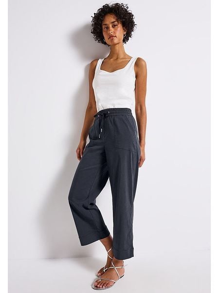 Street One Spodnie w kolorze granatowym rozmiar: W38/L28. Niebieskie spodnie z wysokim stanem Street One, bez wzorów, z materiału, z podwyższonym stanem. Za 140,20 zł.