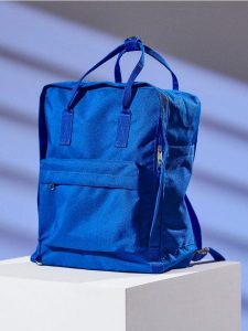 Plecak - granatowy. Niebieskie plecaki Sinsay. W wyprzedaży za 22,99 zł.