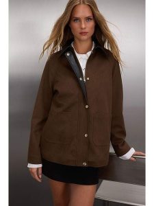 Trendyol Kurtka koszulowa w kolorze ciemnobrązowym rozmiar: S. Brązowe kurtki Trendyol, s, bez wzorów, bez kaptura. Za 162,11 zł.