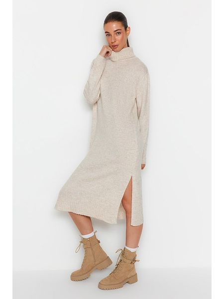 Trendyol Sukienka dzianinowa w kolorze beżowym rozmiar: L. Brązowe sukienki Trendyol, na imprezę, l, bez wzorów, z dzianiny, bez kołnierzyka, bez ramiączek, midi. Za 95,92 zł.
