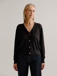 Josephine & Co Kardigan "August" w kolorze ciemnobrązowym rozmiar: M. Brązowe kardigany Josephine & Co, m, bez wzorów, z wełny, bez ramiączek. Za 152,99 zł.