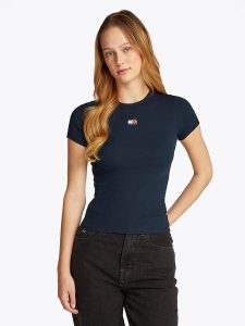 TOMMY JEANS Koszulka w kolorze granatowym rozmiar: S. Niebieskie bluzki Tommy Jeans, s, bez wzorów, z jeansu, bez kołnierzyka, bez ramiączek. Za 136,13 zł.