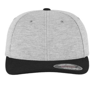 Dwukolorowa Czapka Z Daszkiem Double Jersey. Czarne czapki FLEXFIT, bez wzorów, z bawełny. Za 73,99 zł.