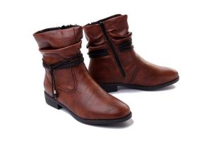 RIEKER 73691-24 brown, botki damskie. Brązowe botki Rieker, na zimę, bez wzorów, bez obcasa, na obcasie, bez zapięcia. Za 349,90 zł.