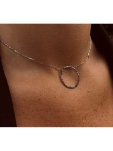 Les Favorites Srebrny naszyjnik z elementem ozdobnym - dł. 39 cm rozmiar: onesize. Szare naszyjniki Les Favorites, z cyrkonią, srebrne. Za 130,99 zł.