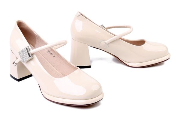 ARTIKER RELAKS 56C1267 beżowy, czółenka damskie. Brązowe czółenka Artiker Relaks, bez wzorów, ze skóry, bez obcasa, na obcasie, bez zapięcia. Za 254,90 zł.