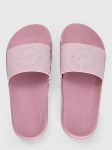 4F Klapki w kolorze jasnoróżowym rozmiar: 38. Różowe klapki 4f, bez wzorów, z otwartym noskiem, bez obcasa. Za 65,85 zł.