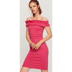 Sukienka o dopasowanym fasonie - Różowy. Sukienki marki Reserved. W wyprzedaży za 29,99 zł.