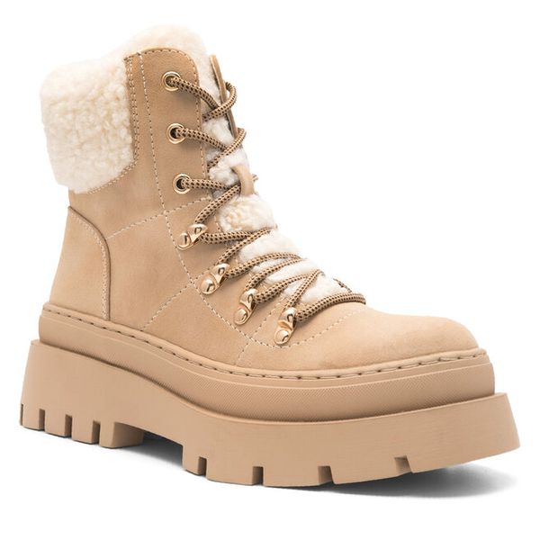 Trzewiki DeeZee. Brązowe botki DeeZee, bez wzorów, bez obcasa, na płaskiej podeszwie, bez zapięcia. Za 199,99 zł.