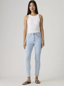 Levi's Dżinsy - Skinny fit - w kolorze błękitnym rozmiar: W26/L30. Niebieskie jeansy Levi's®, z aplikacjami, ze skóry, z podwyższonym stanem. Za 263,95 zł.