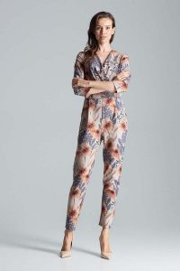 Wzorzysty Kombinezon z Kopertowym Dekoltem. Brązowe kombinezony Figl, l, bez wzorów, z materiału, eleganckie, bez kołnierzyka, bez ramiączek. Za 309,00 zł.